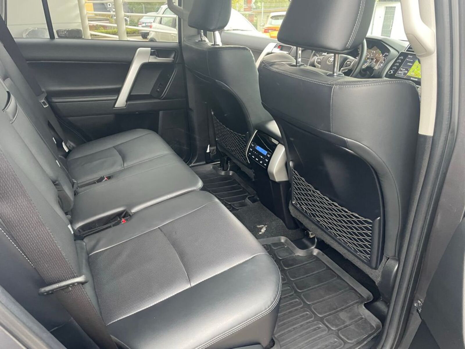 Toyota Land Cruiser 14