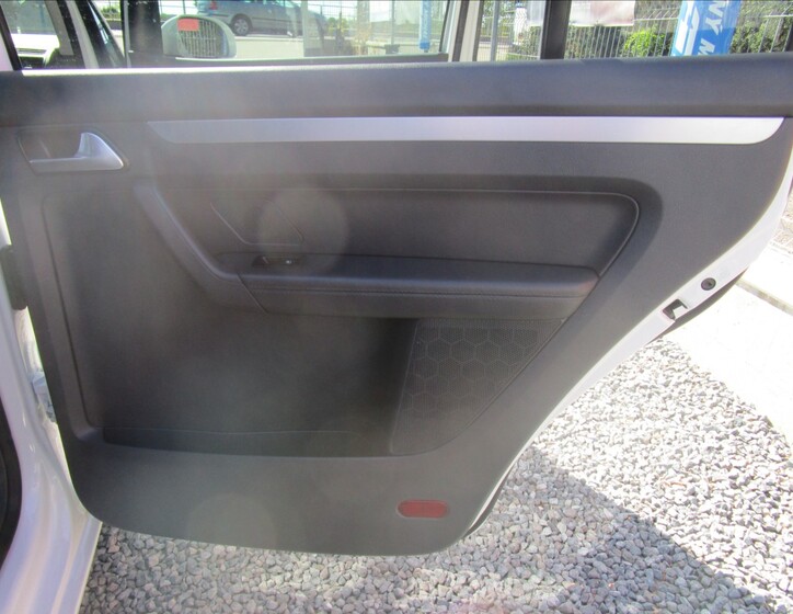 Volkswagen Touran 27