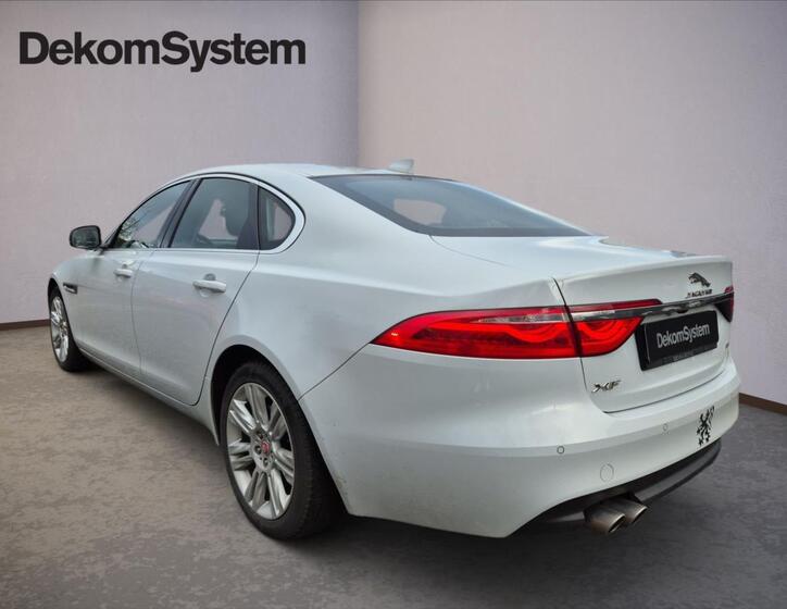 Jaguar XF 4
