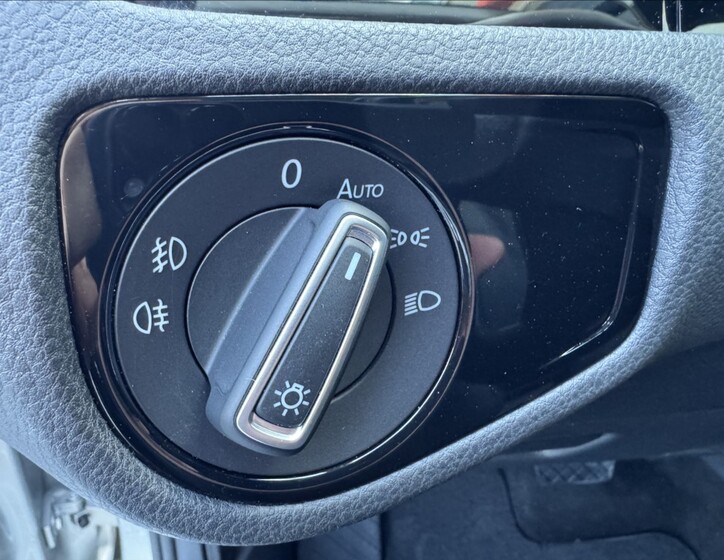 Volkswagen Golf 24