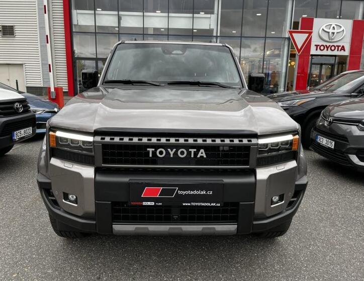 Toyota Land Cruiser 12