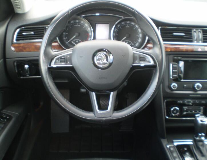 Škoda Superb 11