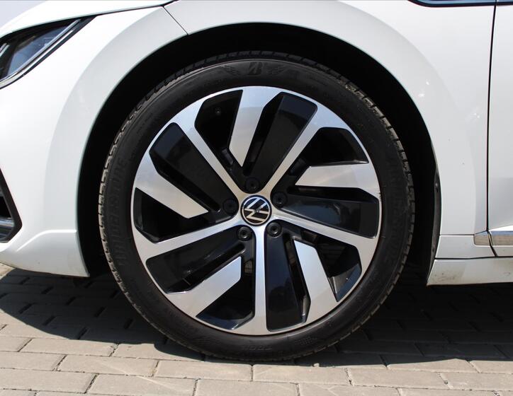Volkswagen Arteon 9