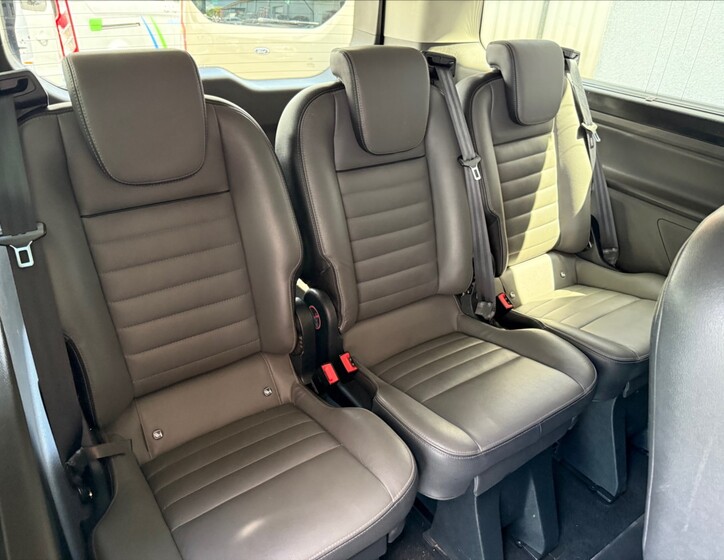 Ford Tourneo Custom 25