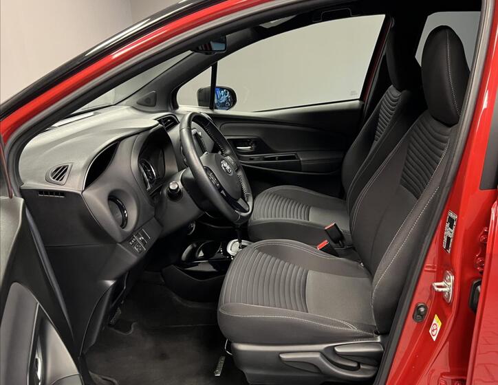 Toyota Yaris 9