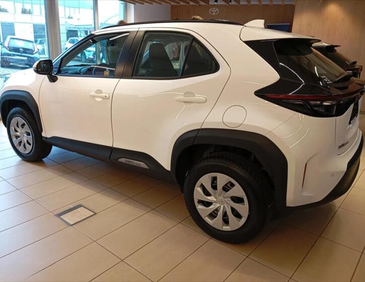 Toyota Yaris Cross 4