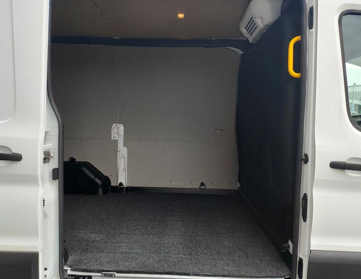 Ford Transit 18