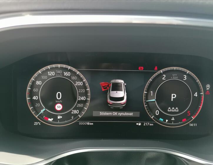 Jaguar F-Pace 21