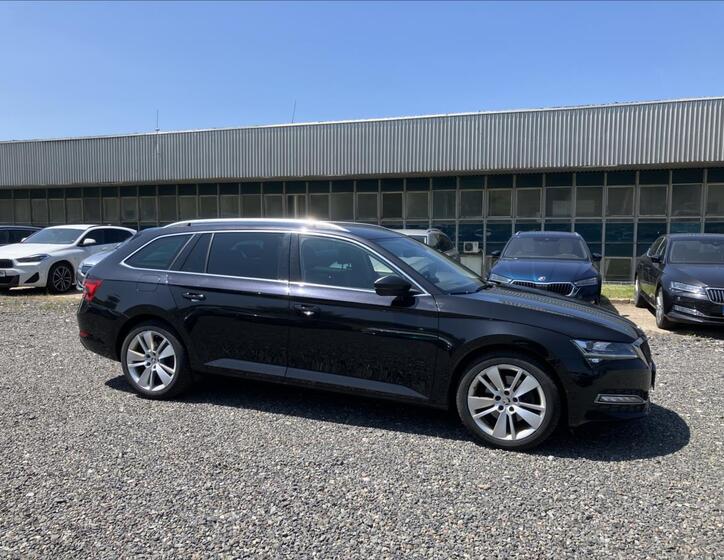 Škoda Superb 8