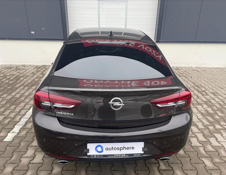 Opel Insignia 5