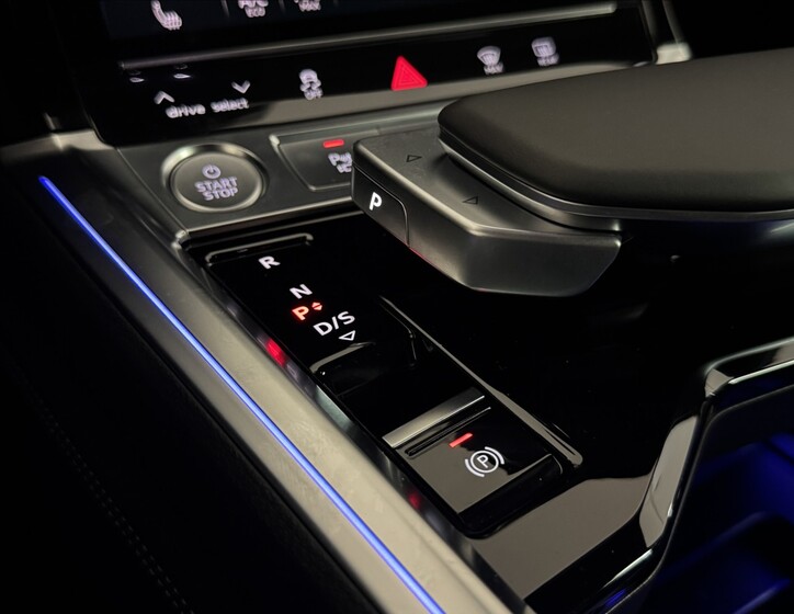 Audi e-tron 35
