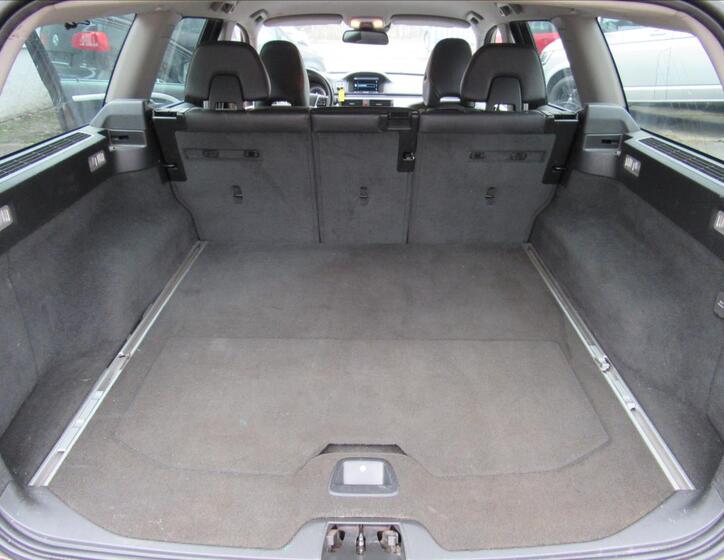 Volvo V70 28