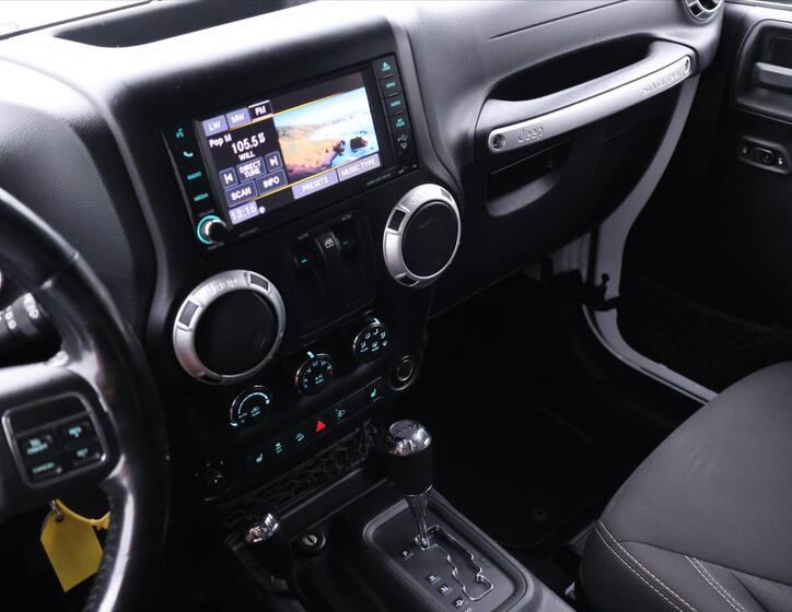 Jeep Wrangler 21