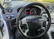 Ford Galaxy 12