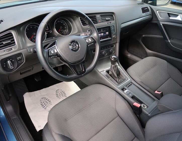 Volkswagen Golf 9