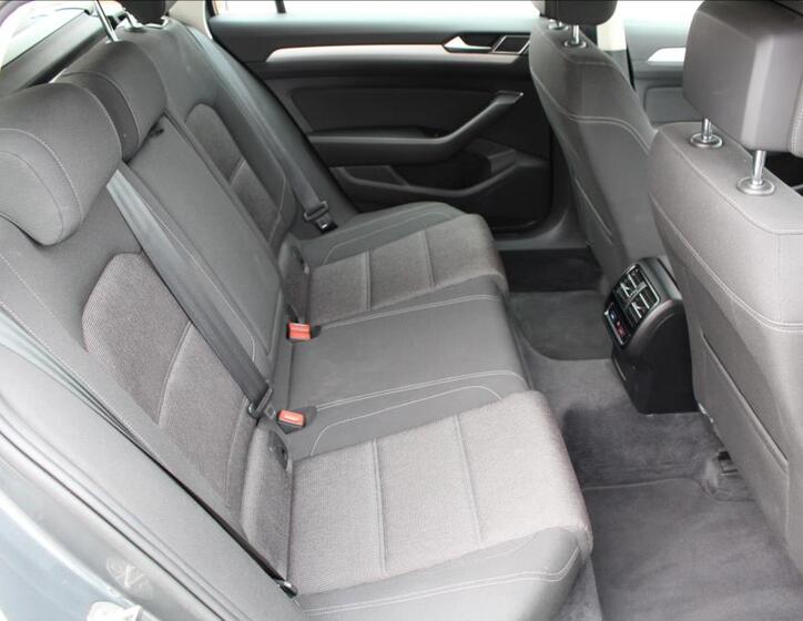 Volkswagen Passat 18