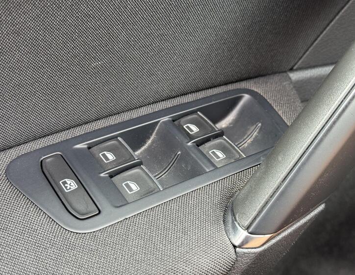 Volkswagen Golf 23
