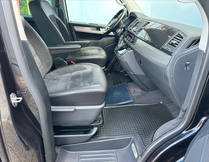 Volkswagen Multivan 11