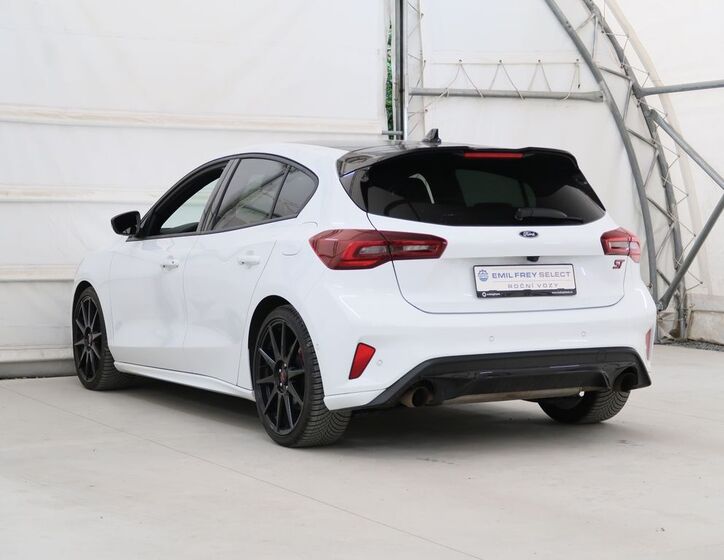 Ford Focus 10