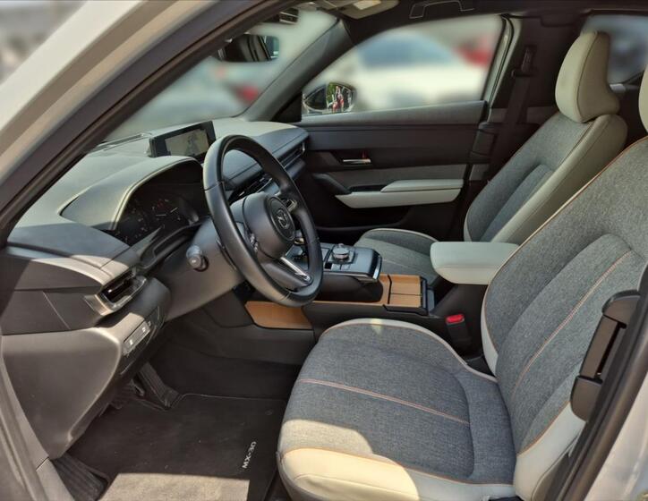 Mazda MX-30 7
