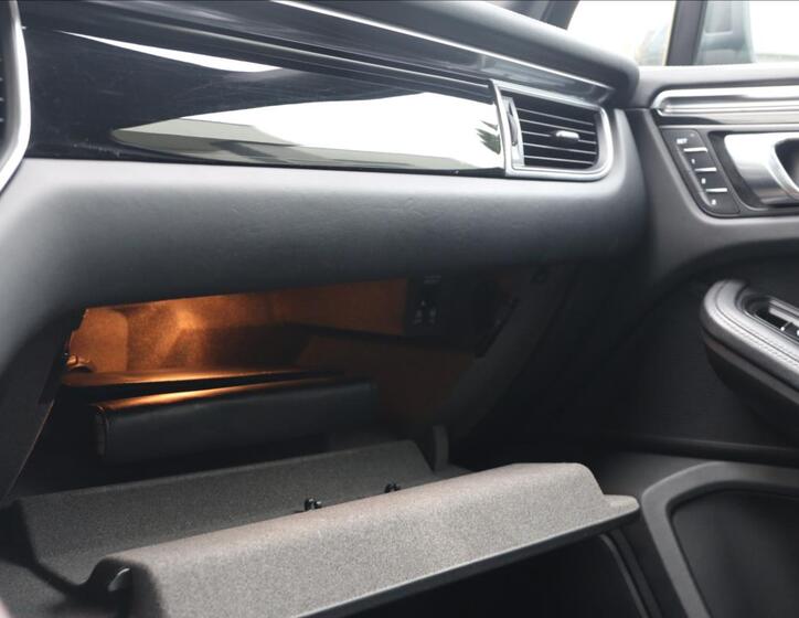 Porsche Macan 50