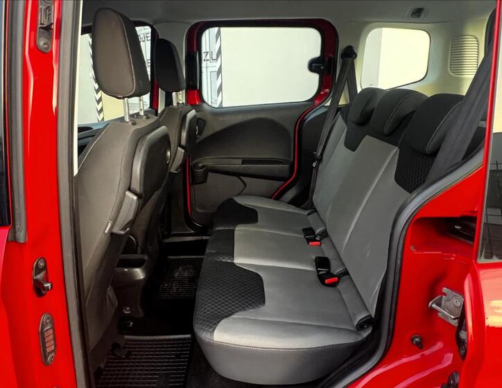 Ford Tourneo Courier 19