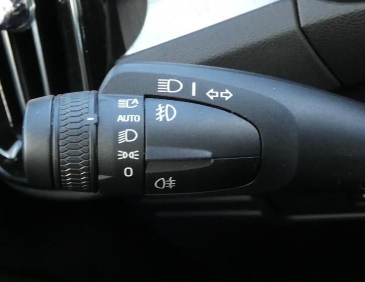 Volvo XC40 10