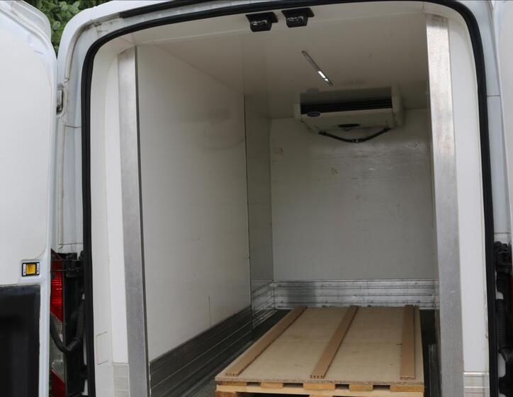Ford Transit 8