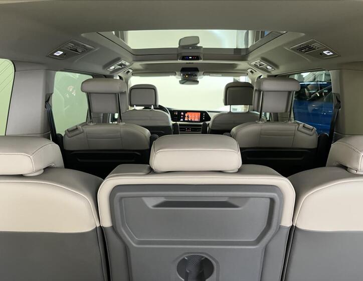 Volkswagen Multivan 32