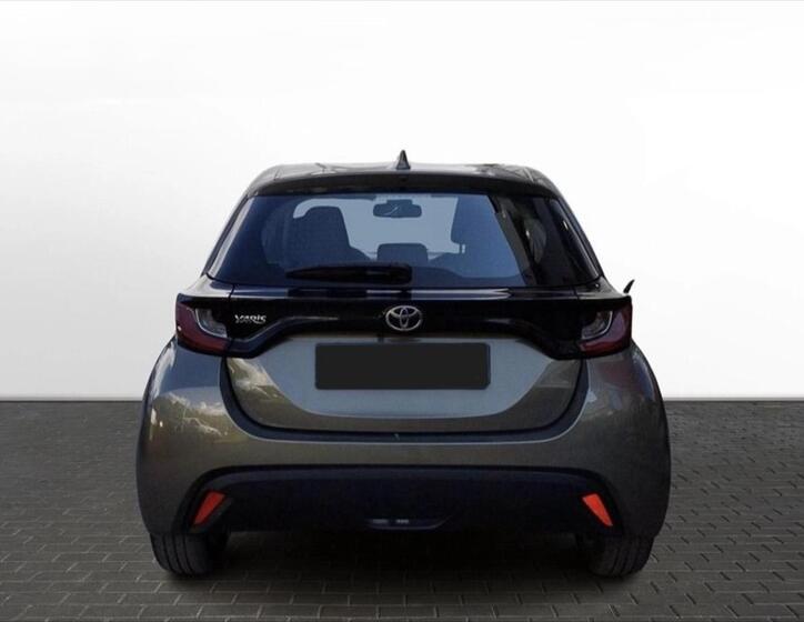 Toyota Yaris 6