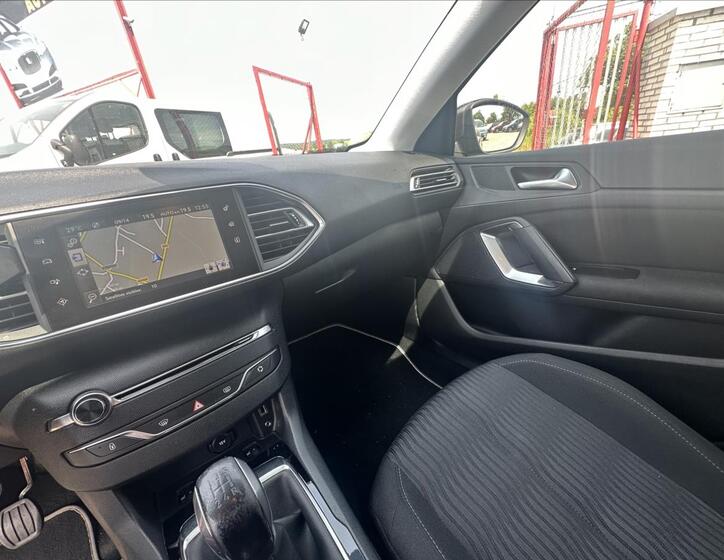 Peugeot 308 11