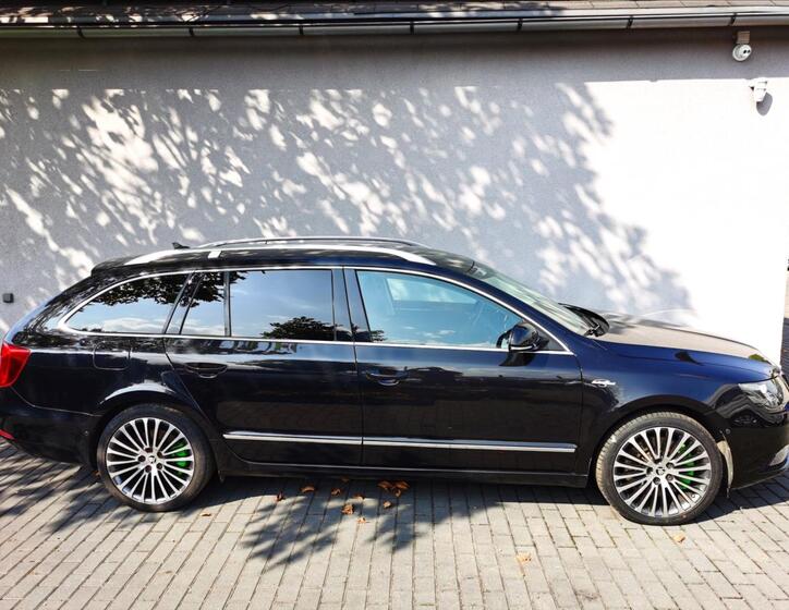 Škoda Superb 8