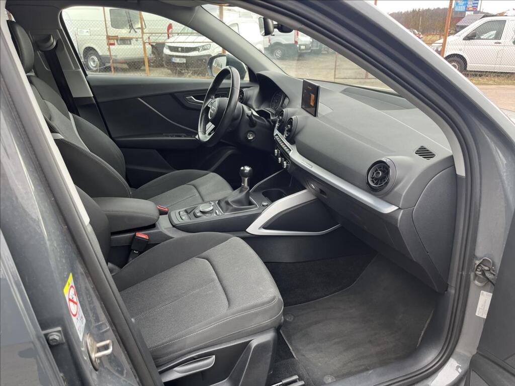 Audi Q2 10