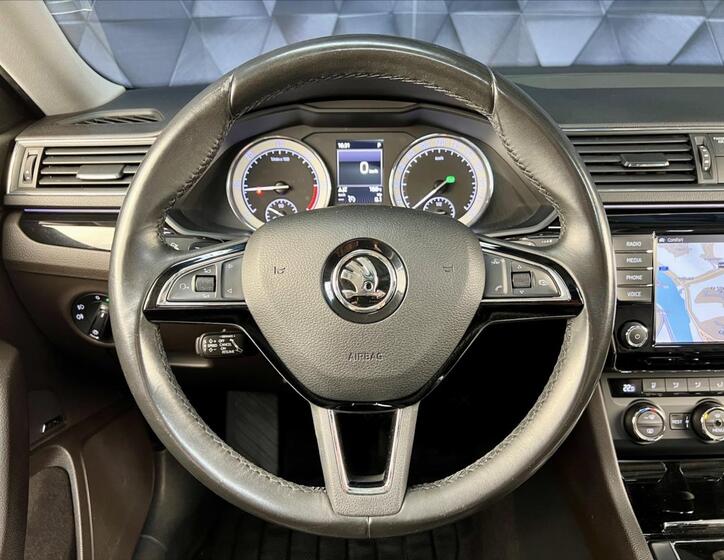 Škoda Superb 12