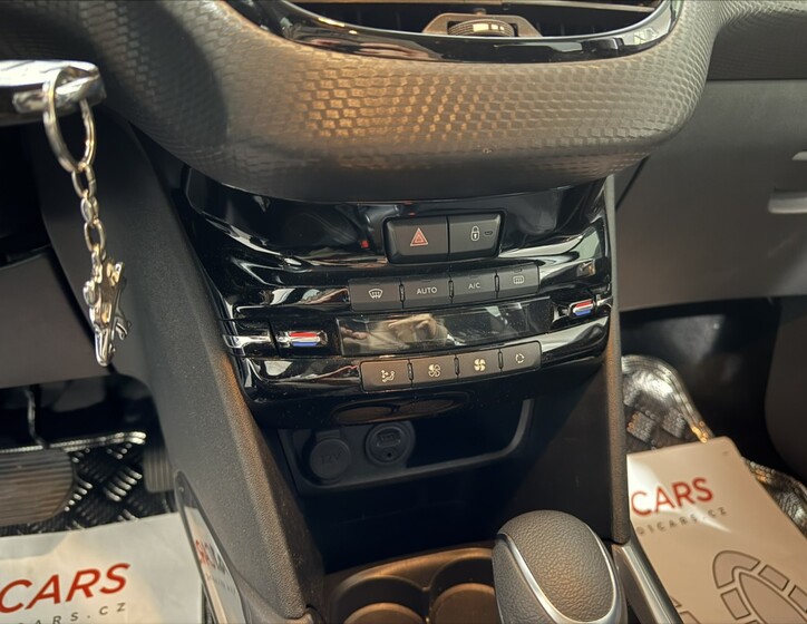 Peugeot 2008 11