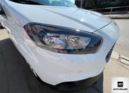 Ford Transit Courier 11