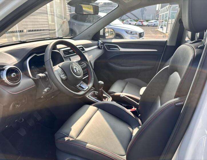 MG ZS 6