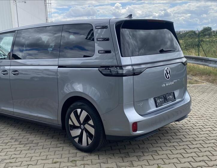 Volkswagen ID.Buzz 5