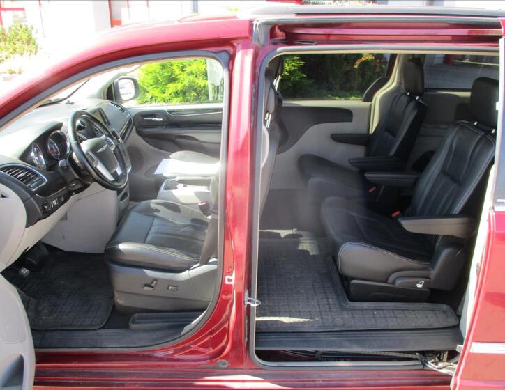 Chrysler Town & Country 7