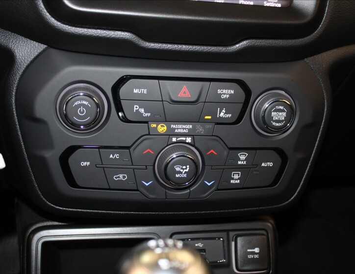 Jeep Renegade 13
