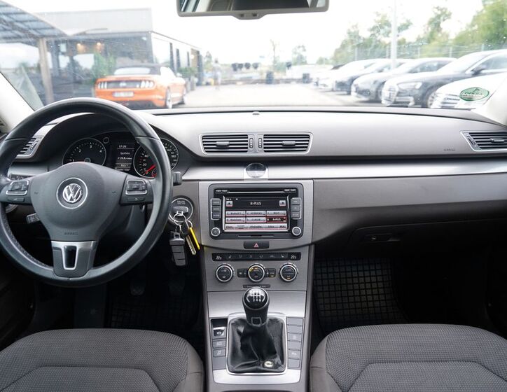 Volkswagen Passat 24