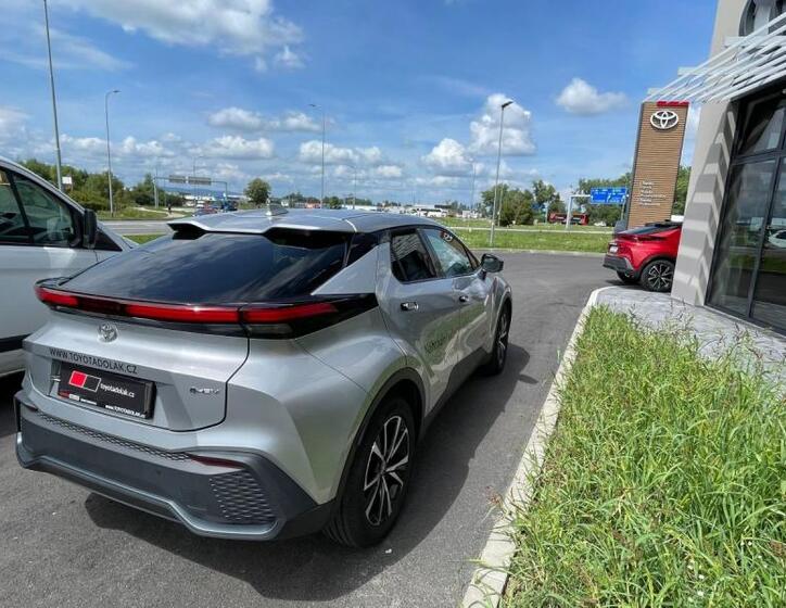 Toyota C-HR 8