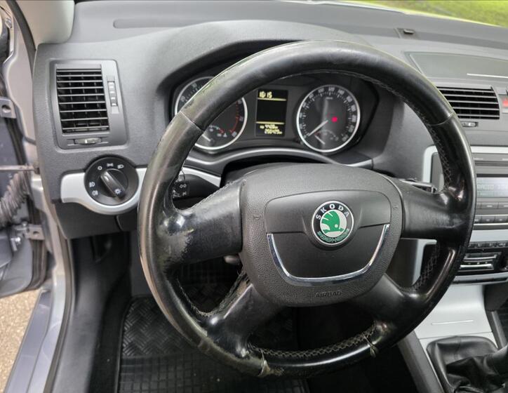 Škoda Octavia 12