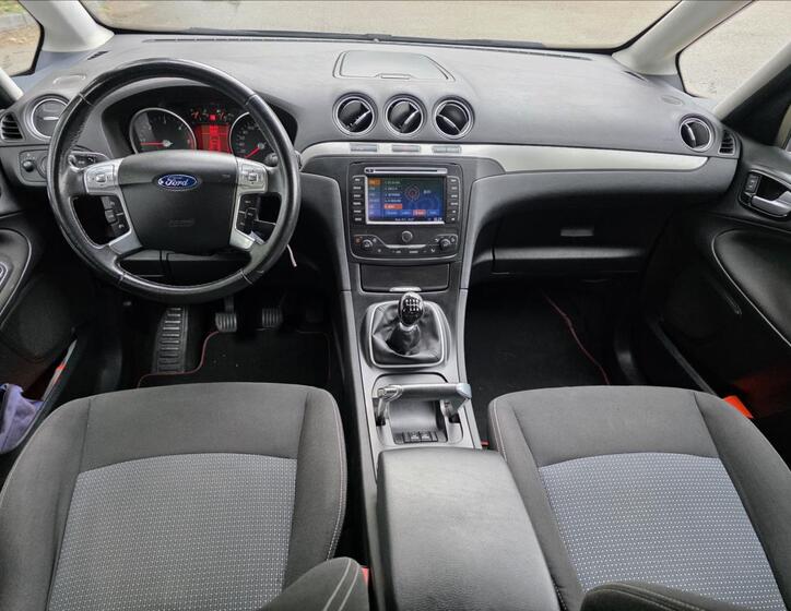 Ford Galaxy 15