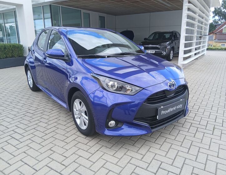 Toyota Yaris 8