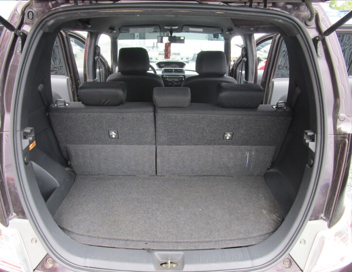 Daihatsu Materia 30