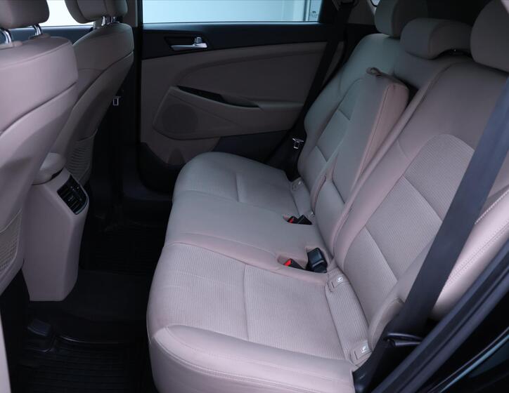 Hyundai Tucson 16