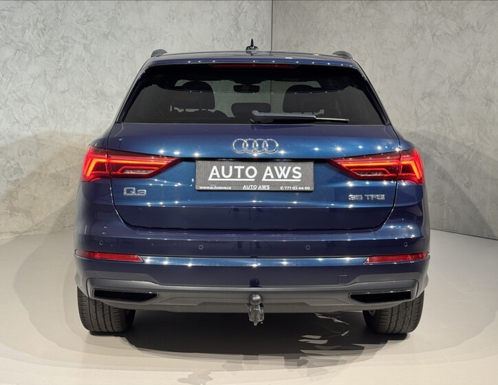 Audi Q3 8