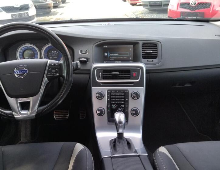 Volvo V60 11