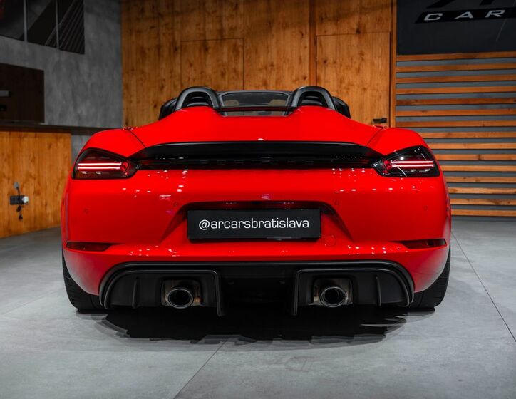 Porsche 718 35